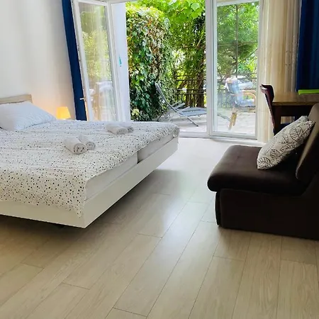 Paco & Bony Apartment